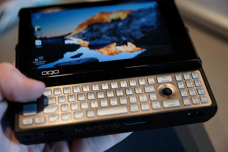 Illustration for article titled OQO Model 2+ Is +10 Awesome: OLED Touchscreen, Global 3G and Speed UP